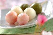 春の陽気が心地よい季節になりましたね。お花見やティータイムに欠かせないのが、見た目も華やかな春の和菓子です！おうちで手作りすれば、出来立てならではのもっちりとした食感が楽しめて、家族みんなが笑顔になりますよ。今回は、春の行楽にもぴったりな人気レシピランキングTOP3をご紹介します。