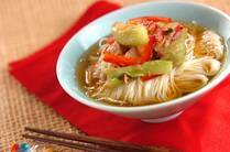 じめじめとした梅雨の季節、食欲が落ちがちなときこそエスニック料理の出番です！スパイスの香りがふわっと広がれば気分もパッと晴れやか。本格派エスニックレシピをご紹介。