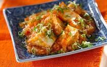 ぷりぷりのエビで作るイメージが強いチリソースですが、実は肉や魚介、身近な野菜でも驚くほどおいしく仕上がります。今回は、いつもの食卓がパッと華やぐバリエーション豊かなチリソースレシピをご紹介します！「いつも同じ味付けになってしまう」「マンネリを打破したい」とお悩みの方にもぴったりですよ。