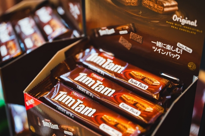 オーストラリア発「ティムタム」に待望の食べきりサイズ！ 自分へのご褒美や家族とのシェアにうれしい“ツインパック”が新登場【編集部の「これ、気になる！」  Vol.205】