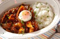 使い勝手抜群の薄切り牛肉は、炒め物・煮物・すき焼きまで幅広く活躍する食材です。旨味の強さでご飯がどんどんすすむ♪ 今回はE・レシピ編集部が厳選した牛肉の絶品レシピ8選をご紹介します。定番から洋風アレンジまでバリエーション豊かな8品をぜひお試しください！