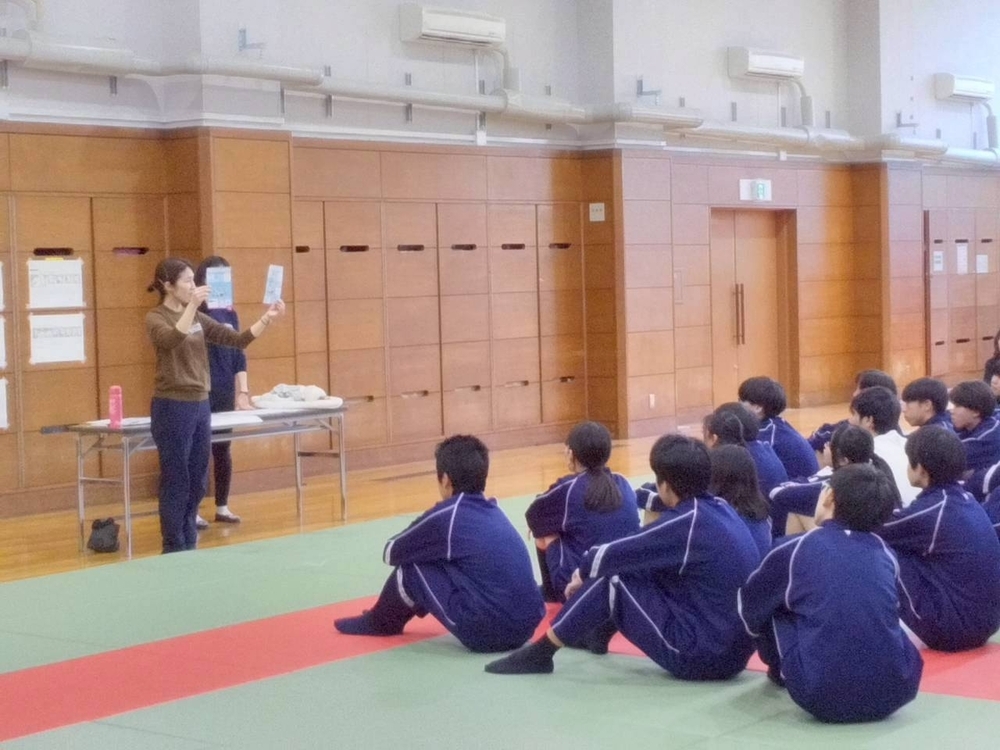 【世田谷区】赤ちゃんを抱っこした中学生の意外な感想とは？ 「赤ちゃんとのふれあい体験」がもたらす大切なこと