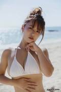 井口裕香、35歳で白水着に挑戦　写真集の先行カット公開で「いい意味でムチっと感を」