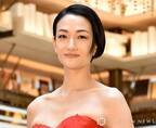 冨永愛、モデルの息子・冨永章胤の19歳誕生日を祝福　“手作りケーキ”のパーティー写真を公開「家族の温かさ感じます」