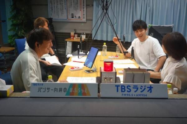 『パンサー向井の#ふらっと』で結婚したことを報告した藤森慎吾（右上）（C）TBSラジオ