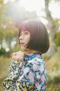 大久保桜子、タンクトップビキニで撮影　写真集カット公開で刺激的なグラビア