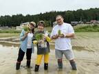 小林幸子、新潟で晴れやかに田植え　大関・豊昇龍が2年連続参加、金子恵美も夫婦で“帰郷”