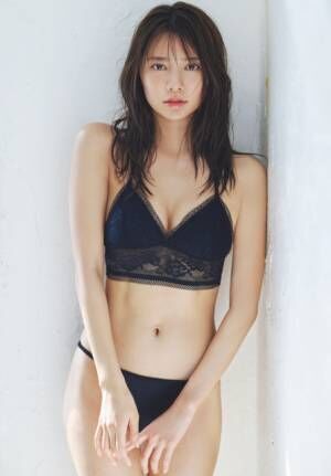 川津明日香（C）熊谷貫／集英社＝『週刊プレイボーイ40＆41合併号』