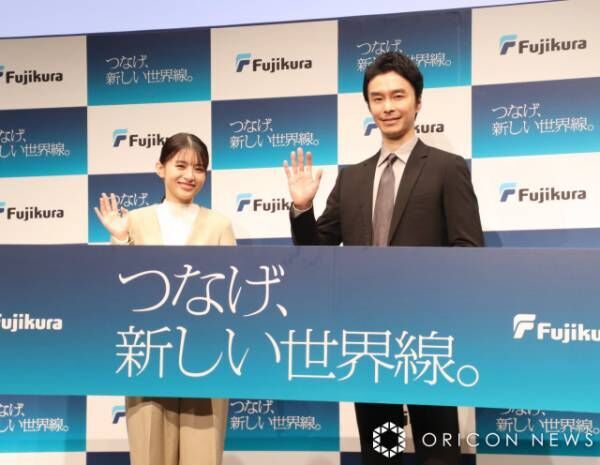 長谷川博己にボスと呼ばれてご満悦だった出口夏希（左）（C）ORICON NewS inc.