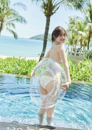 日向坂46佐々木美玲1st写真集『陽射しのパレード』先行カット撮影／熊木優（io)（C）集英社