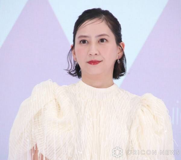 美背中あらわの白ワンピースで登場した河北麻友子 （C）ORICON NewS inc.