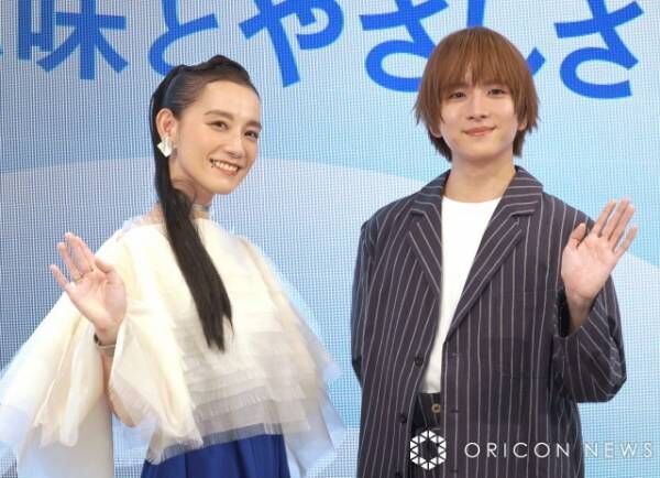 「貝印『いい刃の日』PRイベント」に出席した（左から）篠原ともえ、板垣李光人（C）ORICON NewS inc.