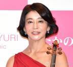 高嶋ちさ子、3300万円超え高級車の“サンルーフ付き内装”公開「車内が広くて、高さがあっていいですね～」「激シブ 本当にお似合いです」