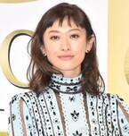 40歳・山田優、近影が「ガラッと雰囲気がワイルドに!!」と話題　金髪ロング＆黒サングラス