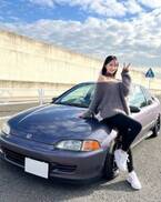 川瀬もえ、マニュアルの愛車『“逆輸入”シビック』と2ショット「カスタムもしていく予定だよ」