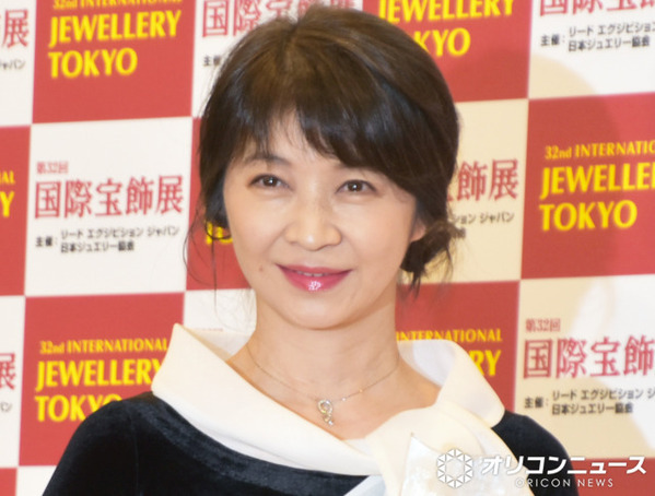田中美佐子「66才までまだ負けなしです」　22歳長女との“腕相撲”の様子を公開「はやっ！」「美佐子さんサイコーです」「仲良し親子ですね～」　元夫はTake2・深沢邦之