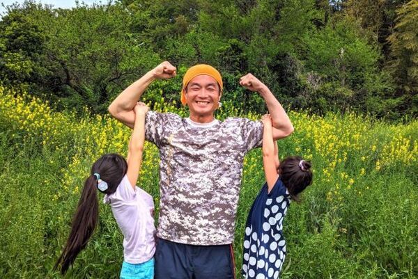 TOEIC990点のモノマネ芸人、便利屋と二刀流　“ジャングル化した庭”の草刈り動画が話題「理想の便利屋を目指したい」