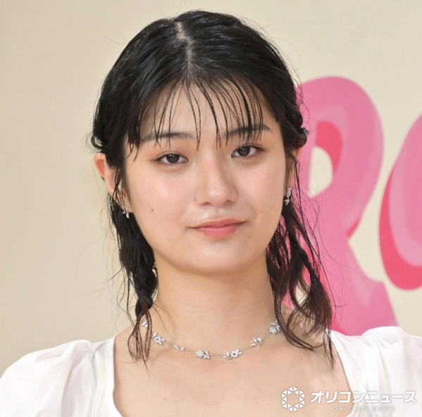 蒔田彩珠、手編みアイテム披露に反響　お手製“フード”身につけた横顔に「可愛すぎます」「お人形さん」「天使！」