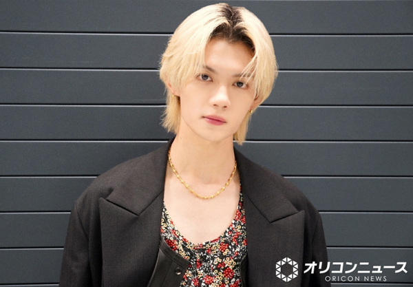 佐野勇斗、“イメチェン”新ヘアにファンもん絶「ビジュ良すぎじゃん!!」「かっこよすぎて滅」