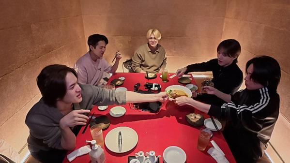 KEY TO LIT、ツアー裏側＆月1食事会に潜入　猪狩蒼弥は誕生日サプライズでメンバーから求婚？「『結婚してください』って言われた（笑）」