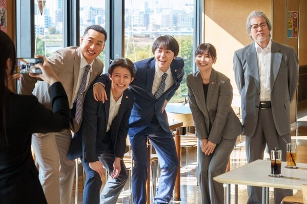 唐沢寿明主演『コーチ』最終回、向井が不審な行動を起こす…捜査の行く末は【あらすじ・場面カット】