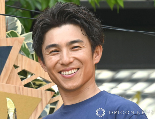 中尾明慶、妻・仲里依紗＆長男と暮らす“掃除の必要がない”自宅に仰天「奥様流石です」「水回り綺麗保ってるのすごすぎ…」