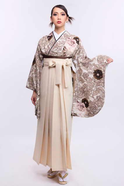 身長168cmのミス・ユニバース・ジャパン2025日本代表・橋本佳央理が魅せる、気品あふれる卒業式袴姿