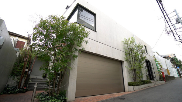 都内の二世帯住宅、父が建てた34年前の家を部分的増改築→意見がぶつかり合う苦労も【となりのスゴイ家】