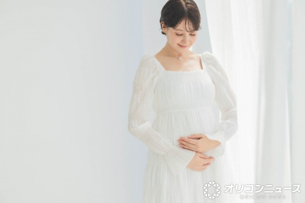 第1子妊娠のトリンドル玲奈、「私らしく今だからこそできるファッションを楽しみたい」　『中期のたまごクラブ』で語る