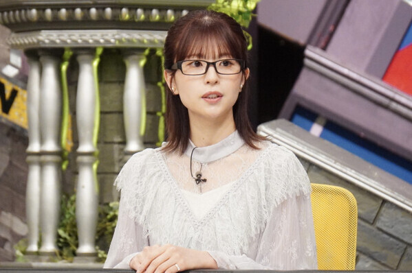 松田好花『脱力タイムズ』でメガネ姿　銀シャリ・橋本とともにコメンテーターに