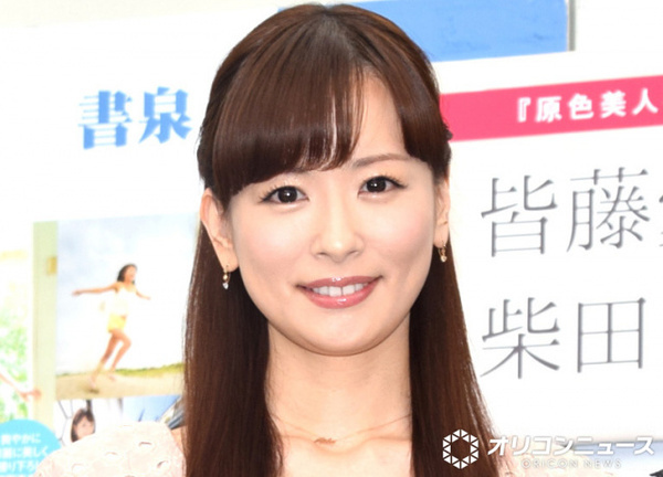 皆藤愛子、ノースリーブで“チラッと”見せる姿に「か、かわいい…」「釘付けに」