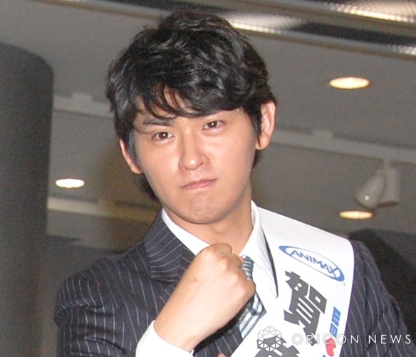 賀集利樹、“ヒーローの日”に47歳誕生日を報告　赤ちゃん時代の写真公開「この頃から、あなたはアギトです」