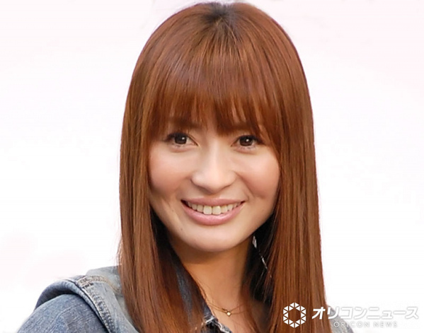 新山千春、真剣に書道に打ち込む姿に反響　手書き文字には「上手ですね」「習字上手いですね」の声