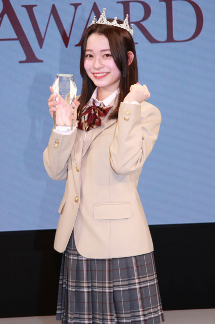 「日本一制服が似合う女子」グランプリは埼玉県出身の高校2年生・紗和さん「体を張っていろいろなことに挑戦していきたいので、私に任せてください！」