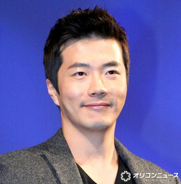 『天国の階段』出演したクォン・サンウ、11歳長女と雪遊びを楽しむ“パパの姿”に反響「きれいな冬のはがきみたい」「かっこいい」