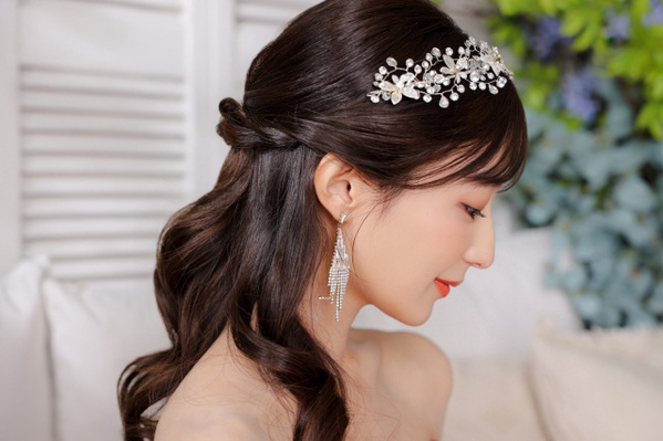 吉田明加、結婚＆妊娠を報告　ボクシングのラウンドガールなど多方面で活躍【全文】