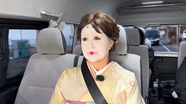 「わしらが子供の頃からこんな感じ！」ピンクの電話“よっちゃん”清水よし子、67歳で変化なし　千鳥が「コウメ太夫？」とツッコむ事態に