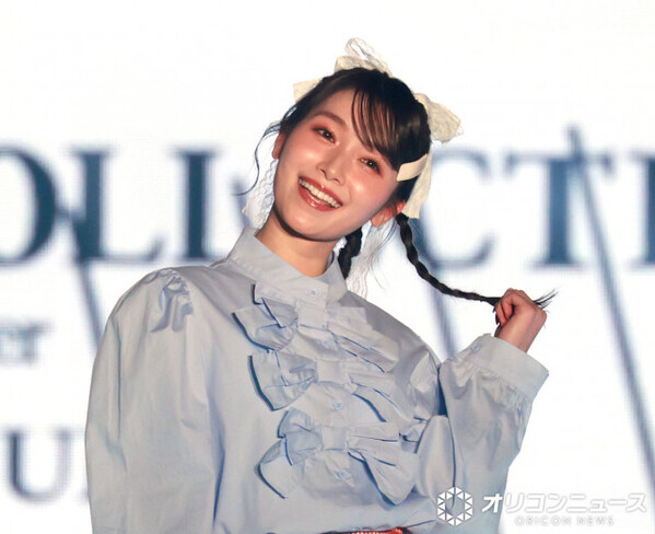 【TGC】櫻坂46守屋麗奈、“うさぎちゃん”なあざとメイクで魅了　華奢さ際立つボリューミーなシャツ着こなす