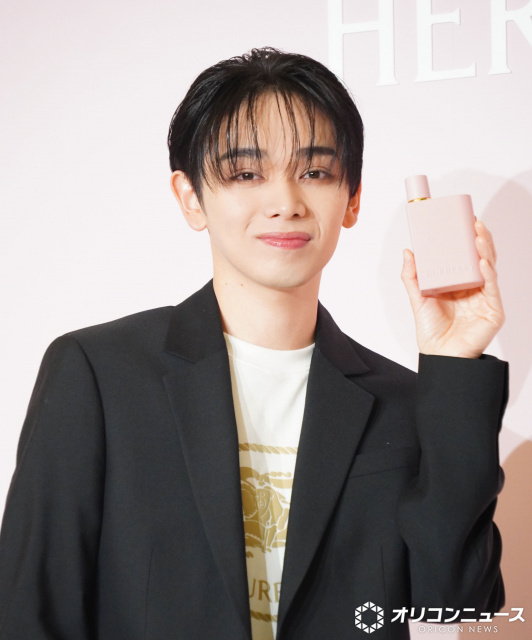 宮世琉弥、無邪気に香水のネーミング考案「日本人のような名前に」　犬の散歩の必需品は「2リットルの水」