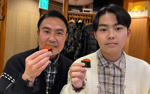 市川右團次＆右近が親子共演　仲良くペアルック「いい思い出になります」　『小粋な一献』きょう最終回