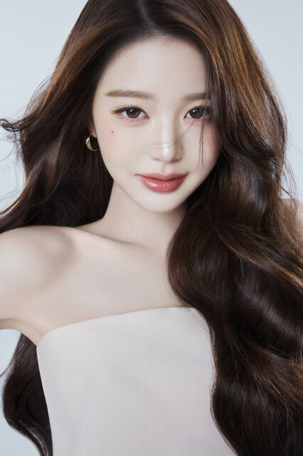 IVEチャン・ウォニョン、日本ローカルアンバサダー就任　圧倒的透明感の“水光ツヤ髪”披露【コメント全文】