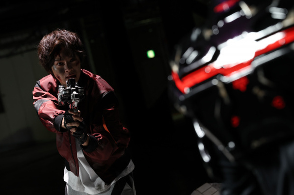 【超宇宙刑事ギャバン インフィニティ】第7話「黒いギャバン」あらすじ　大佐が負傷　怜慈、デス・ギャバンと戦う