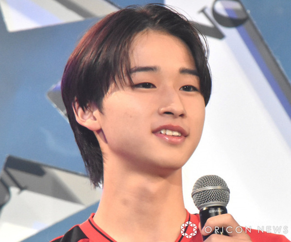 元テレ朝・富川悠太氏、長男・富川立夢の高校卒業を祝福　記念の親子3ショット公開「かっこよすぎます」「イケメン親子素晴らしい」