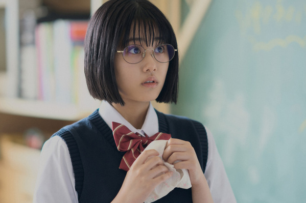 プール後のパンツを教室で晒され…クラスメイトの嘲笑の的に　助けた男子に恋する　SNS「ハイパー一目惚れすぎる」『るなしい』第1話【ネタバレあり】