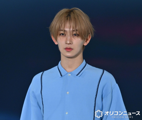 MAZZEL・NAOYA、 2度目のランウェイ　圧巻オーラに“大歓声”さらう