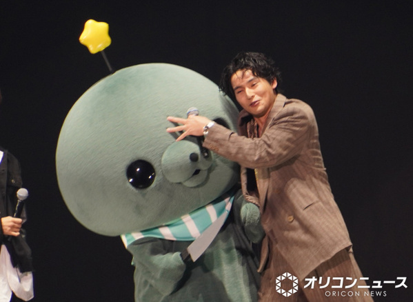 水上恒司、教育番組のキャラクター「タマ」に頭突き　演技にアドリブ詰め込む