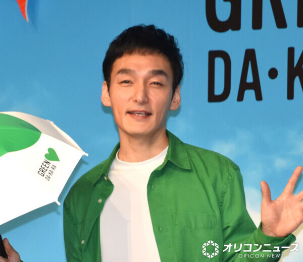 草なぎ剛、稲垣吾郎は「日傘のパイオニア」　20年前から愛用で“先見性”に驚き