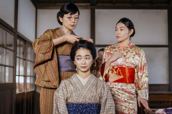 『風、薫る』髪型を洋髪に変えさせられた生徒たちは…　第27回場面カット