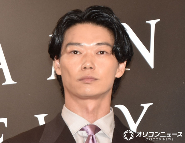 韓国で注目・笠松将、上裸×タバコの“色気全開”ショットに国内外から反響「全部かっこいい」「爆イケ」「全部 好き」