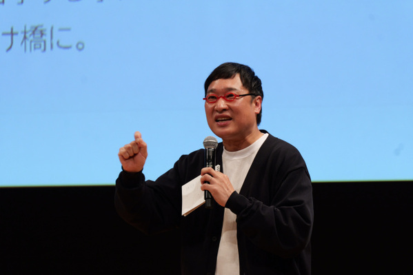 山里亮太“赤メガネ食堂”誕生の経緯　現地で実感「これを継続しなきゃいけない」